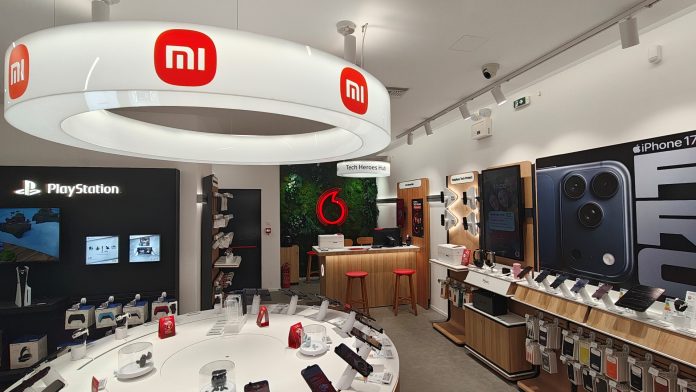 Ανακαλύψτε το νέο Vodafone Shop στο Golden Hall: Μοναδική τεχνολογία! Ανακαλύψτε το νέο Vodafone Shop στο Golden Hall: Μοναδική τεχνολογία!