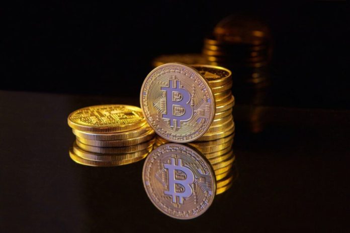 «Ασταθείς τάσεις στα κρυπτονομίσματα: Bitcoin στα $77.000»