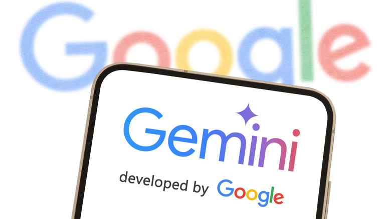 Το λογότυπο Google Gemini σε ένα smartphone