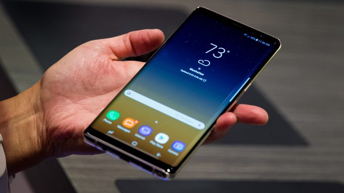 Γιατί οι κατασκευαστές Android εγκαταλείπουν τις κυρτές οθόνες Γιατί οι κατασκευαστές Android εγκαταλείπουν τις κυρτές οθόνες