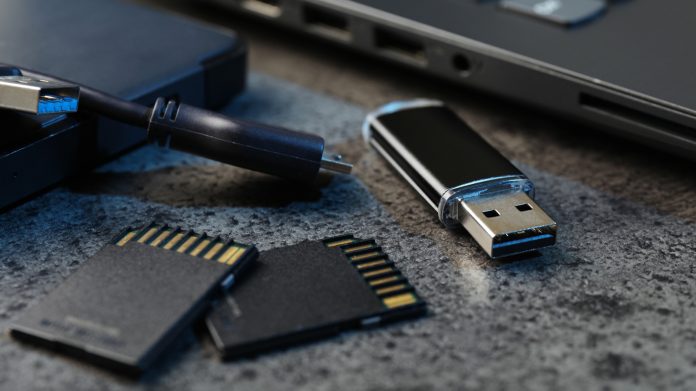Επιλέξτε προσοχή: Αποφύγετε USB & κάρτες SD το 2026 Επιλέξτε προσοχή: Αποφύγετε USB & κάρτες SD το 2026