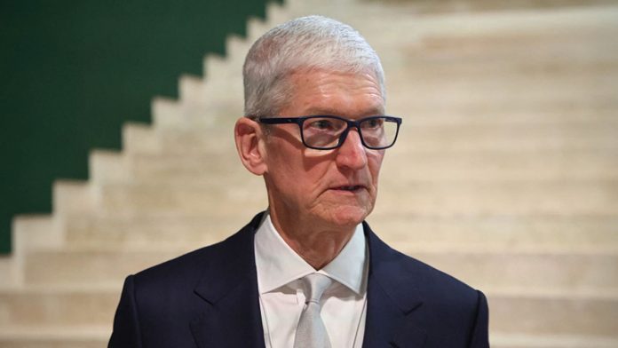 Αποχώρηση Τιμ Κουκ: Αλλαγές στην ηγεσία της Apple Αποχώρηση Τιμ Κουκ: Αλλαγές στην ηγεσία της Apple