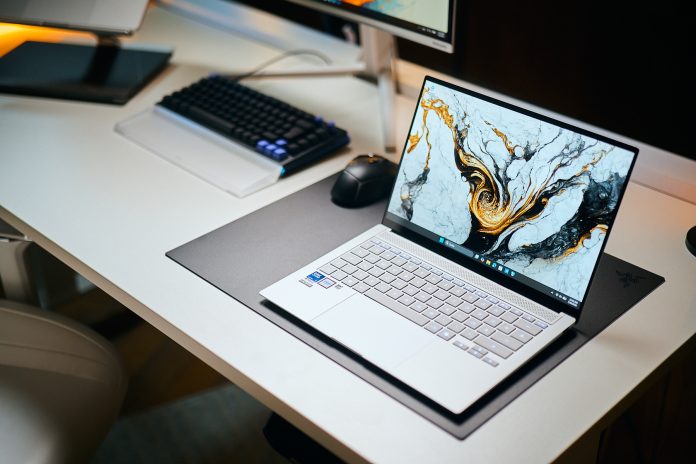 Asus Zenbook S14: Γιατί η Intel είναι πρόβλημα; Asus Zenbook S14: Γιατί η Intel είναι πρόβλημα;