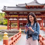 Χαμηλότερες χρεώσεις roaming και data από την COSMOTE