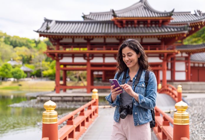 Χαμηλότερες χρεώσεις roaming και data από την COSMOTE Χαμηλότερες χρεώσεις roaming και data από την COSMOTE