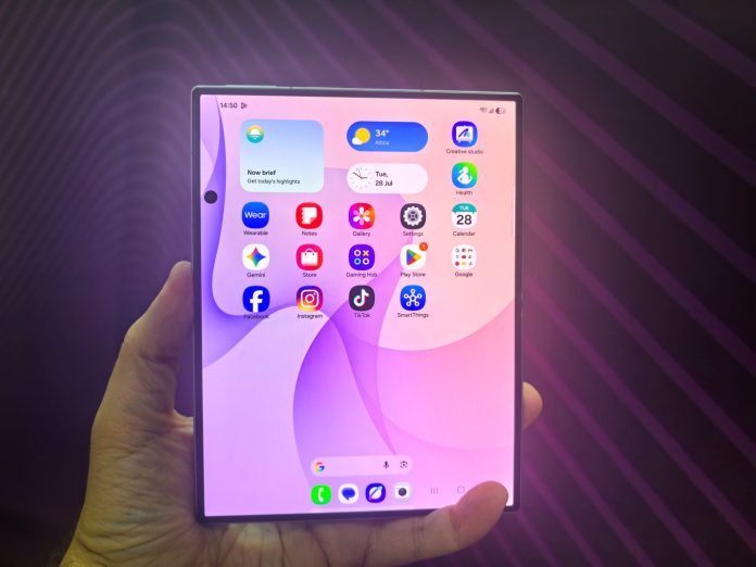 Foldable Samsung: Ξεπερνά σε πωλήσεις τη ναυαρχίδα Foldable Samsung: Ξεπερνά σε πωλήσεις τη ναυαρχίδα