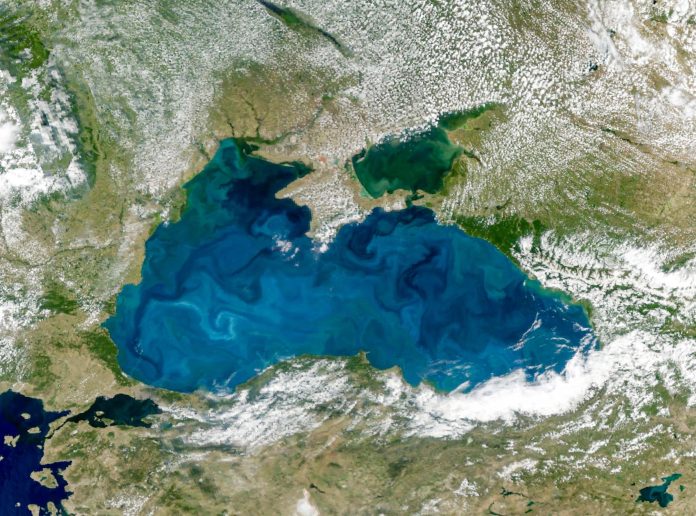 Η NASA αποκαλύπτει την εκπληκτική ετήσια αλλαγή χρώματος της Μαύρης Θάλασσας Η NASA αποκαλύπτει την εκπληκτική ετήσια αλλαγή χρώματος της Μαύρης Θάλασσας
