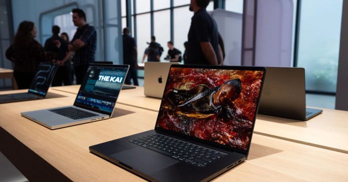 MacBook Pro: Νέα μοντέλα με αυξημένη RAM και οθόνη αφής MacBook Pro: Νέα μοντέλα με αυξημένη RAM και οθόνη αφής