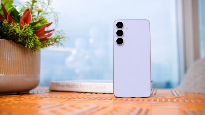 Γιατί η σειρά Galaxy FE είναι πιο οικονομική από τα Galaxy S Γιατί η σειρά Galaxy FE είναι πιο οικονομική από τα Galaxy S