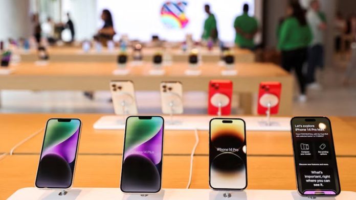 «Η Ρωσία εκδίδει πρόστιμο 51,6 εκατ. δολ. στην Apple: Γιατί;» «Η Ρωσία εκδίδει πρόστιμο 51,6 εκατ. δολ. στην Apple: Γιατί;»