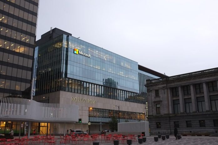 Η Microsoft ξεκινά νέα εταιρεία AI με σημαντική επένδυση Η Microsoft ξεκινά νέα εταιρεία AI με σημαντική επένδυση