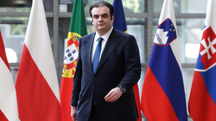 Πιερρακάκης: Μετάβαση σε κεντρική δημοπρασία ευρωπαϊκών συχνοτήτων Πιερρακάκης: Μετάβαση σε κεντρική δημοπρασία ευρωπαϊκών συχνοτήτων