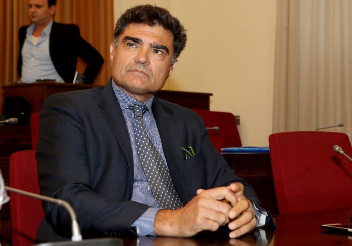 Αλ. Εξάρχου & Γ. Βαρδινογιάννης: Τυπολογίες και Συνεργασία