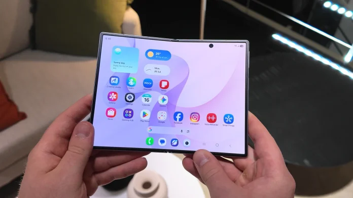 OLED: Η Samsung διπλασιάζει την παραγωγή λόγω foldables