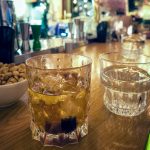 Αλκοόλ σε ανήλικους: Οι σοβαρές επιπτώσεις και ο κίνδυνος εξάρτησης