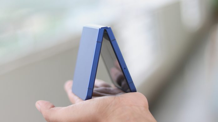 Galaxy Z Flip: Γιατί η κατάργεισή του θα είναι λάθος