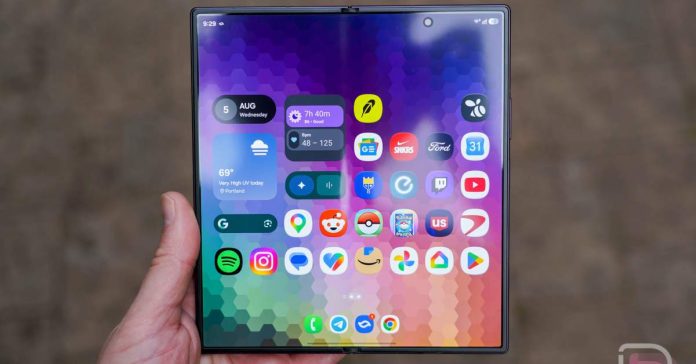Galaxy Z Fold: Νέα μεγάλη αναβάθμιση μόλις κυκλοφόρησε Galaxy Z Fold: Νέα μεγάλη αναβάθμιση μόλις κυκλοφόρησε