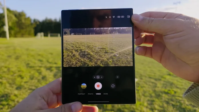 Galaxy Z Fold 8: Γιατί τραβάει 12MP φωτογραφίες σε λειτουργία 24MP Galaxy Z Fold 8: Γιατί τραβάει 12MP φωτογραφίες σε λειτουργία 24MP