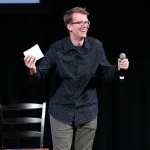 YouTuber Hank Green: «Η χρήση AI που κάνω δεν είναι υγιής»