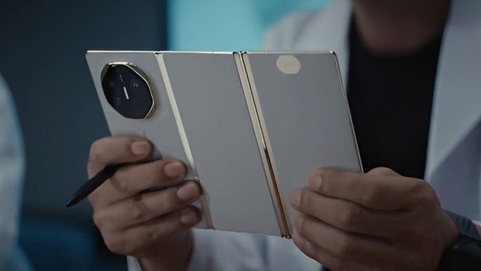 Huawei Mate XT 2: Πιθανή αύξηση τιμής στο νέο τρίπτυχο foldableneed Huawei Mate XT 2: Πιθανή αύξηση τιμής στο νέο τρίπτυχο foldableneed