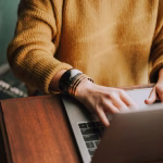 AI και καριέρα: Τι αποκαλύπτει η νέα έρευνα του LinkedIn για Millennials και Gen Z
