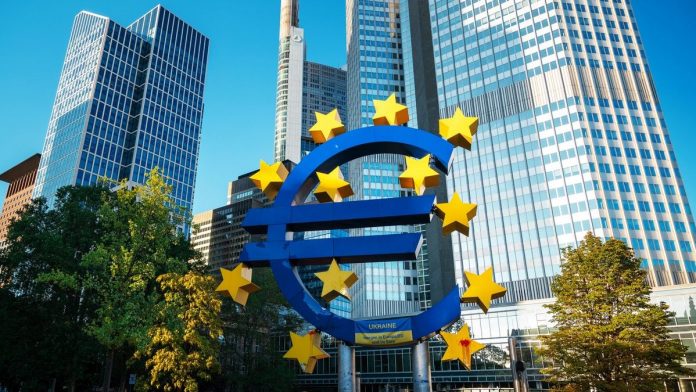 Τεχνητή Νοημοσύνη: Γιατί μένουν πίσω οι ελληνικές ΜμΕ (ΕΚΤ) Τεχνητή Νοημοσύνη: Γιατί μένουν πίσω οι ελληνικές ΜμΕ (ΕΚΤ)