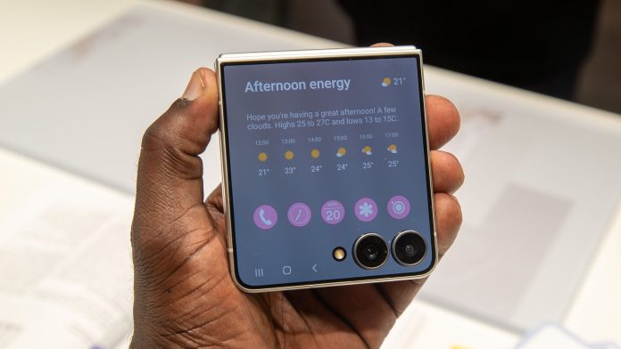 Samsung Galaxy Z Flip 8: Κορυφαίες προσφορές και δώρα Samsung Galaxy Z Flip 8: Κορυφαίες προσφορές και δώρα