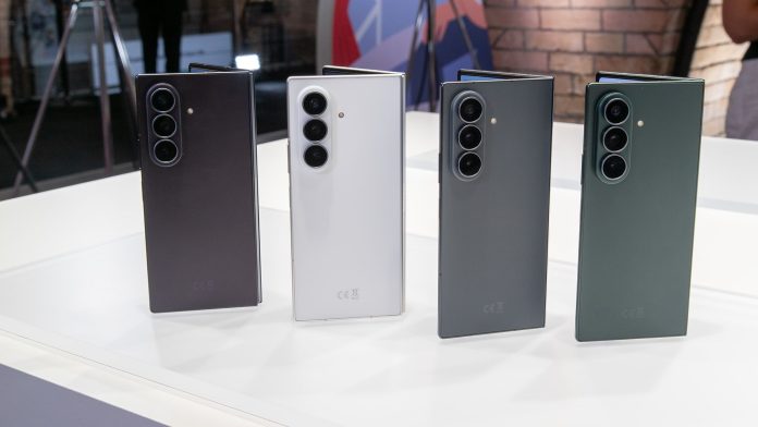 Samsung Z Fold 8 Ultra vs Fold 6: Ανώτερο σε σχεδόν όλα Samsung Z Fold 8 Ultra vs Fold 6: Ανώτερο σε σχεδόν όλα