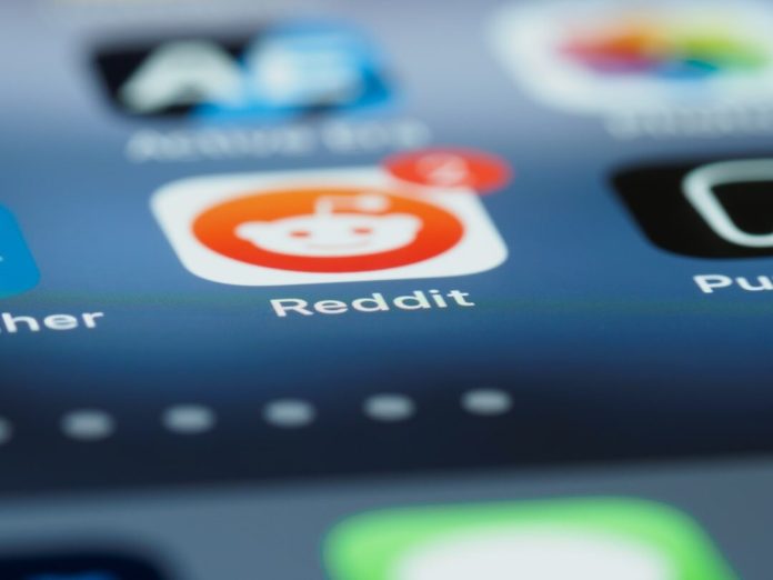 Reddit: Η AI αναζήτηση ανησυχεί παρά το δυνατό τρίμηνο Reddit: Η AI αναζήτηση ανησυχεί παρά το δυνατό τρίμηνο