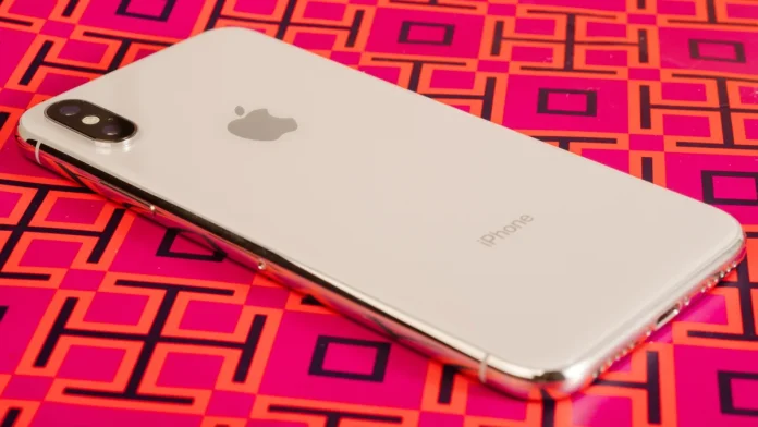 iPhone X: Τέλος εποχής για το εμβληματικό κινητό της Apple
