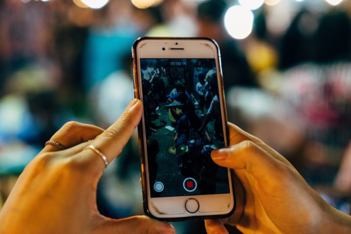 TikTok: Κρυφός κώδικας αποκαλύπτει αποστολή χρημάτων σε φίλους Γκουρού του χρήματος στο TikTok: Τι κρύβεται πίσω από τη μόδα