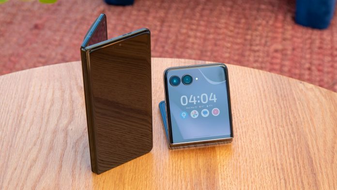 Razr Ultra & Fold 2026: Αξίζει τελικά το Elite chip; Razr Ultra & Fold 2026: Αξίζει τελικά το Elite chip;